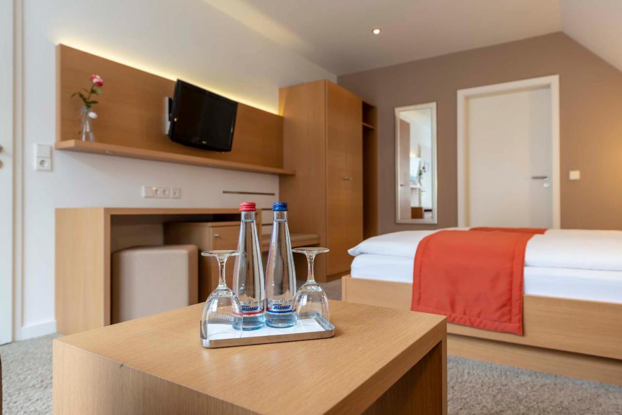 Niederstetten Hotel Gasthof Krone מראה חיצוני תמונה