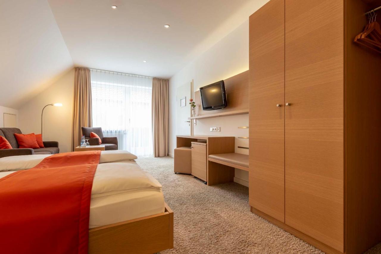 Niederstetten Hotel Gasthof Krone מראה חיצוני תמונה
