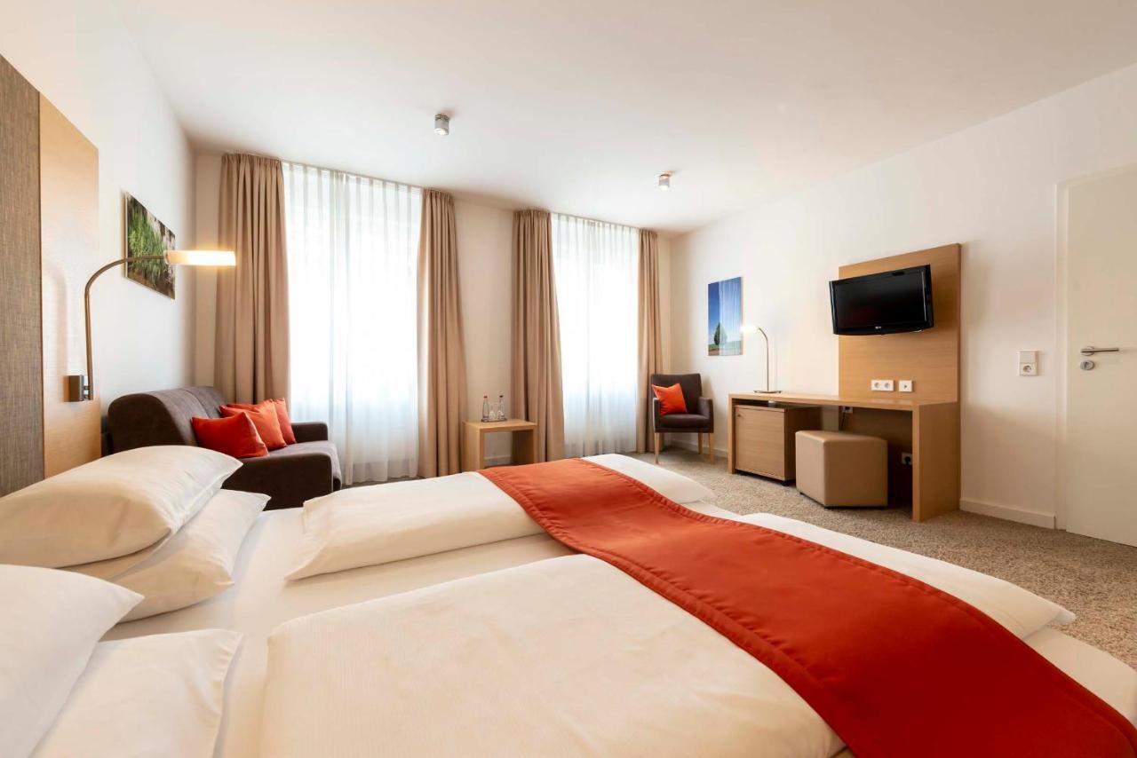 Niederstetten Hotel Gasthof Krone מראה חיצוני תמונה